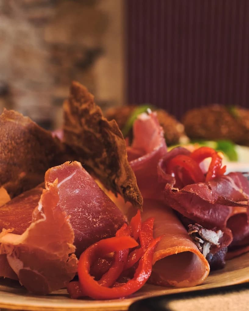 Charcuterie & Entrées
